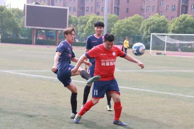 欧文23+8+10汤普森13中3 独行侠力克勇士4连胜